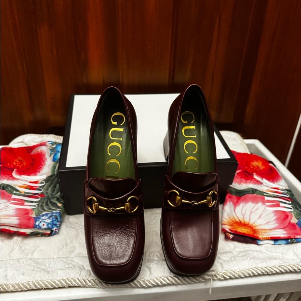GUCCI Women’s Platform Shoes Pumps - size 37 - gorgeous bordeaux color - worn 1x